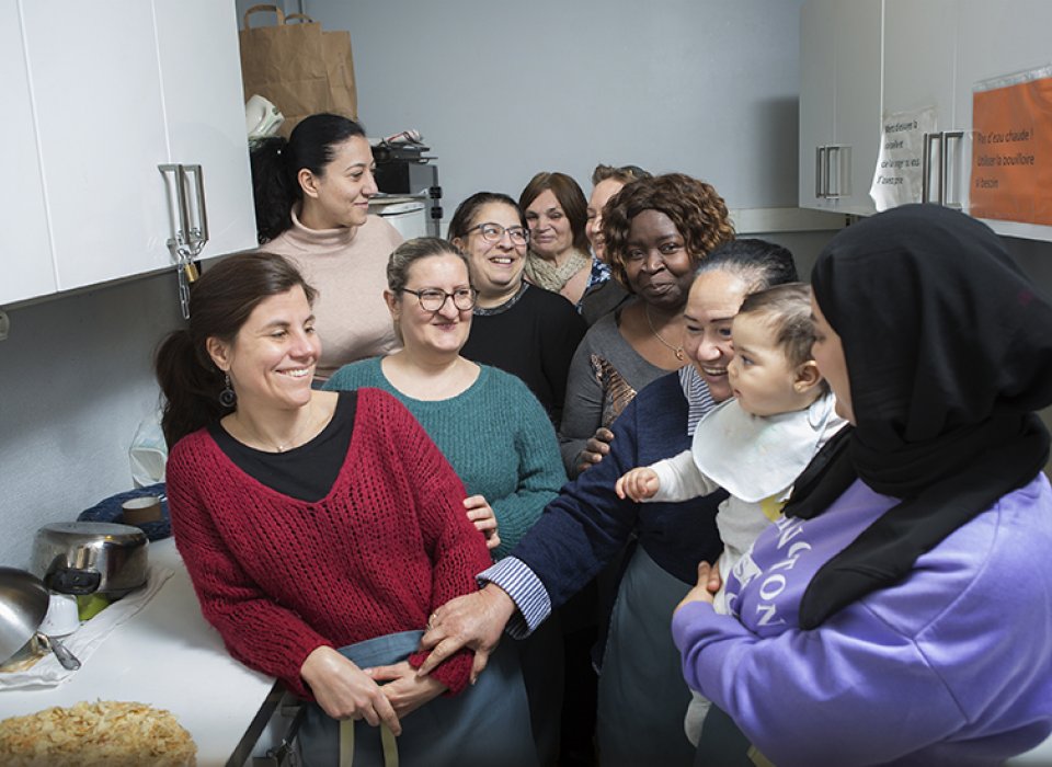 Les participantes de l'atelier sont en cuisine