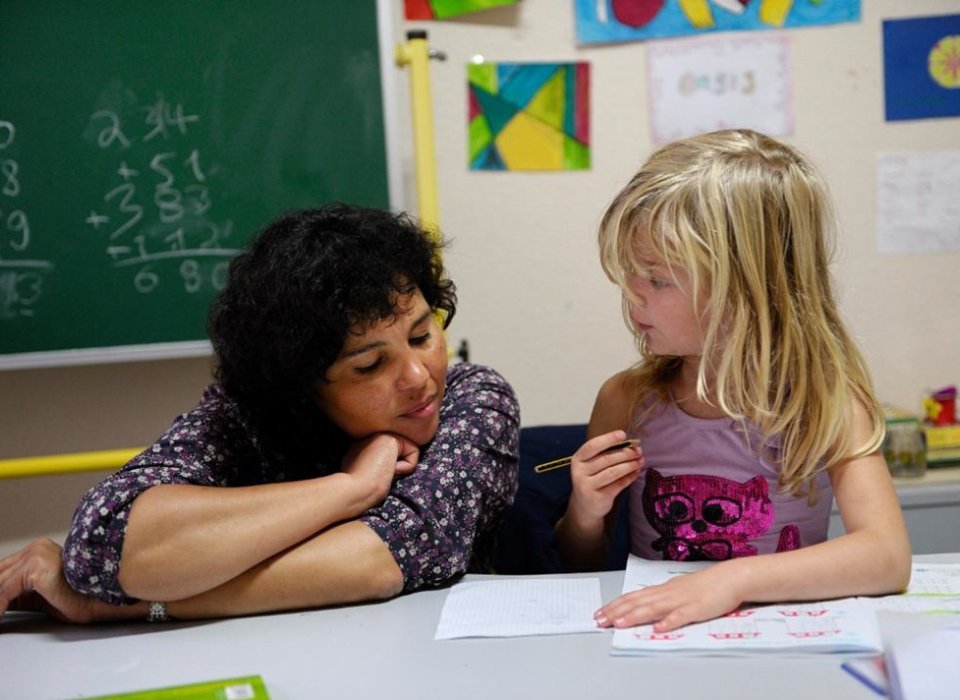Aide aux devoirs par le Secours Catholique du Rhône Aide aux devoirs par le Secours Catholique du Rhône